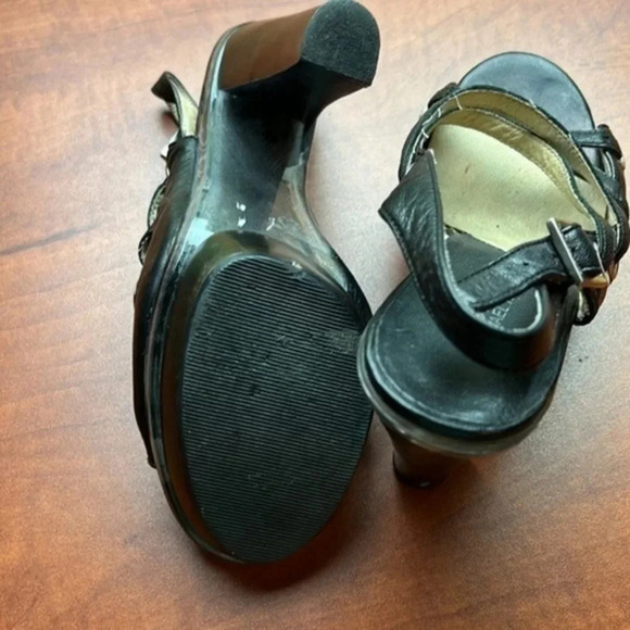 Michael Kors   Ladies shoe 8.5 M - Picture 6 of 16